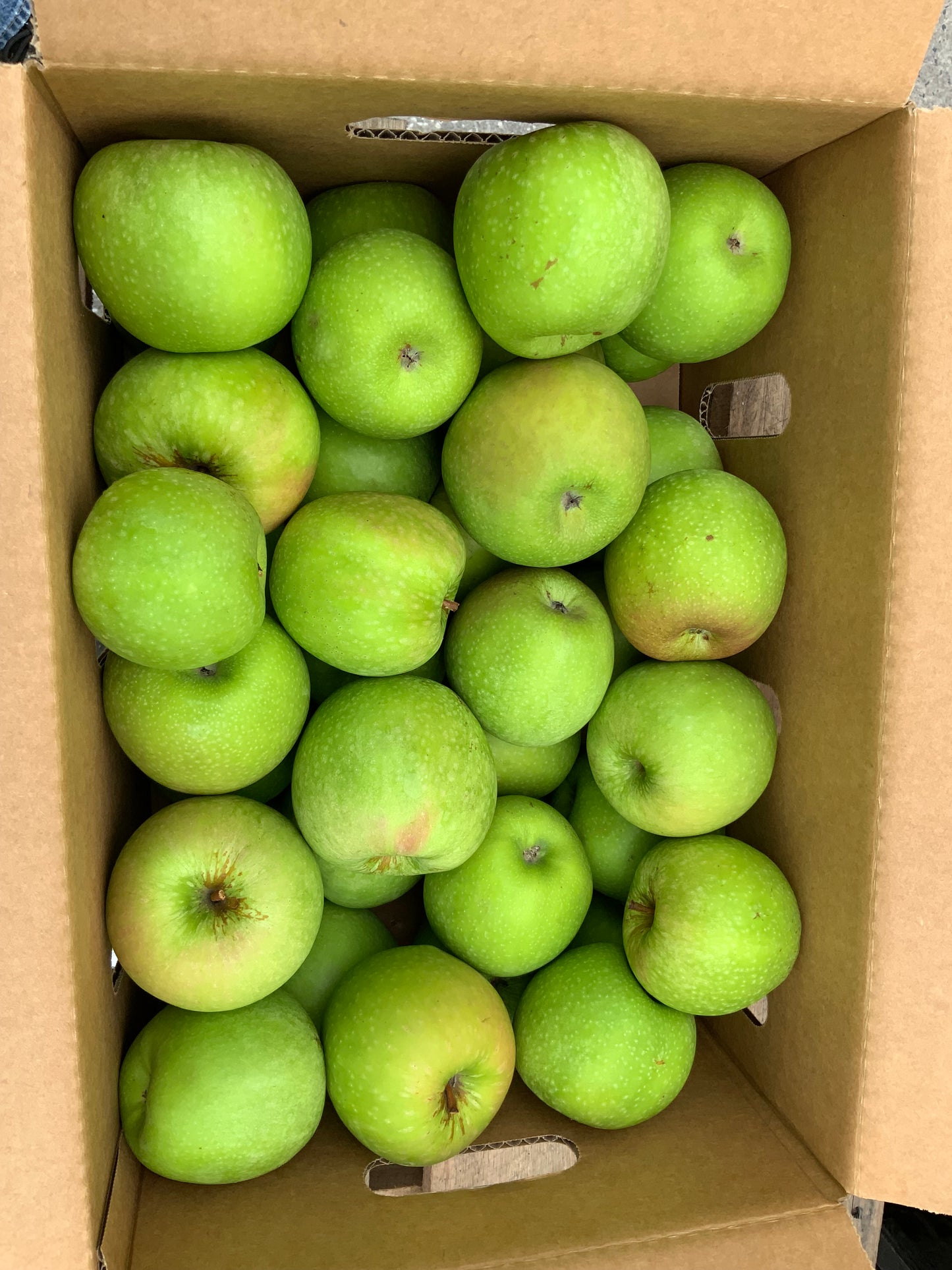 NUTRITION FARMS HAPPY APPLES - SEASONAL AVAILABLE LATE FEBRUARY